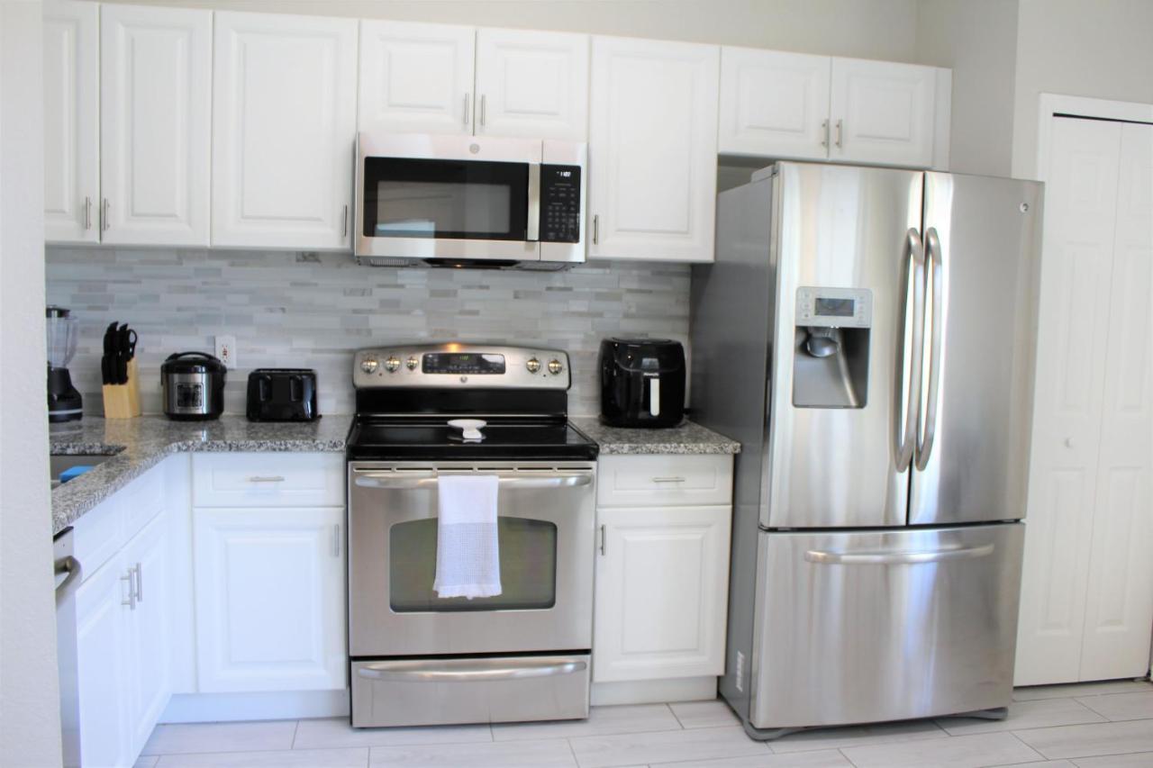 Lilys Stylish Villa Close To Disney Ideal For Long Stays Орландо Экстерьер фото