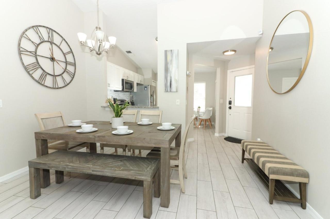 Lilys Stylish Villa Close To Disney Ideal For Long Stays Орландо Экстерьер фото