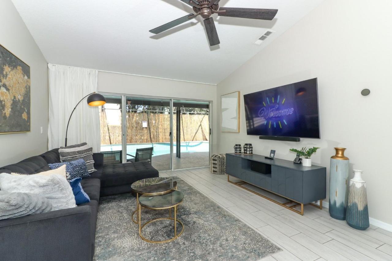 Lilys Stylish Villa Close To Disney Ideal For Long Stays Орландо Экстерьер фото