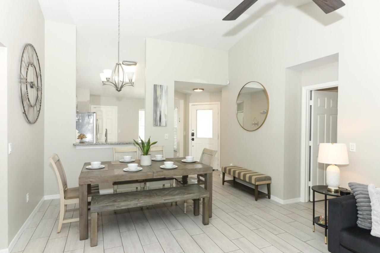 Lilys Stylish Villa Close To Disney Ideal For Long Stays Орландо Экстерьер фото