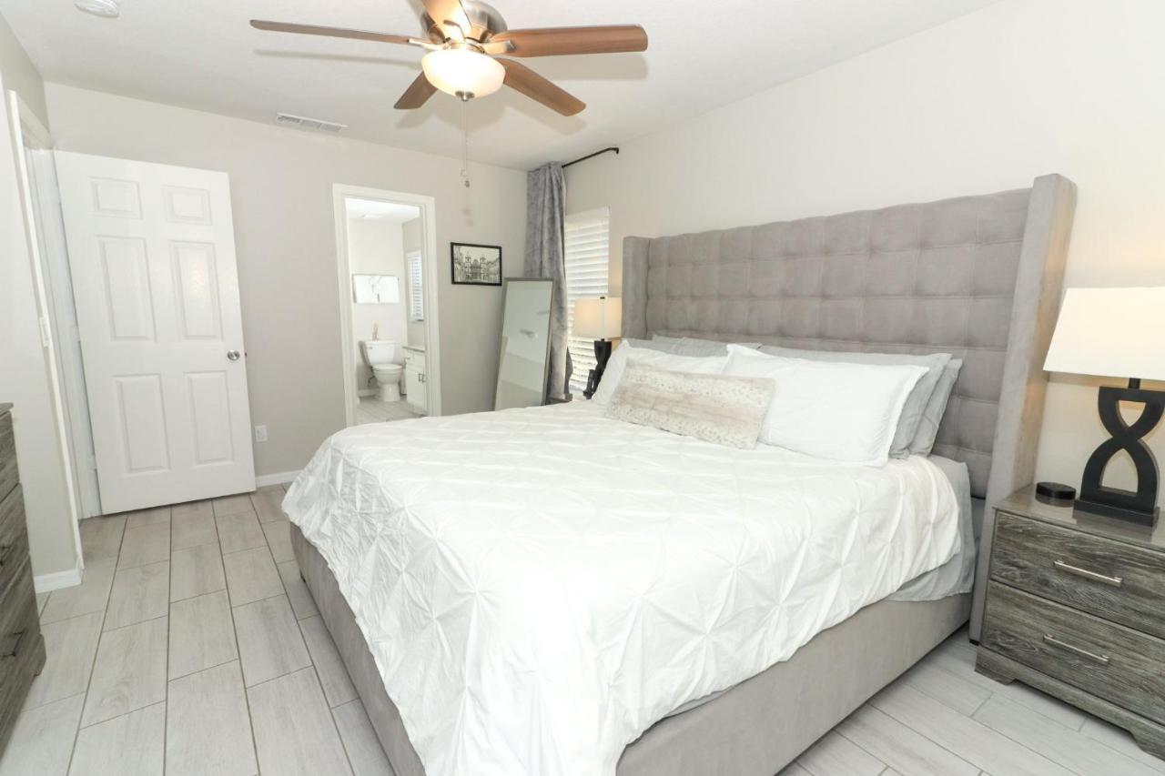 Lilys Stylish Villa Close To Disney Ideal For Long Stays Орландо Экстерьер фото