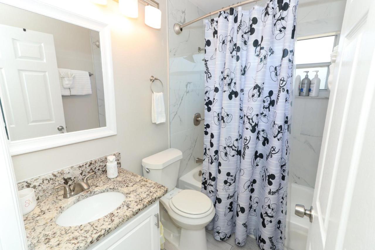 Lilys Stylish Villa Close To Disney Ideal For Long Stays Орландо Экстерьер фото