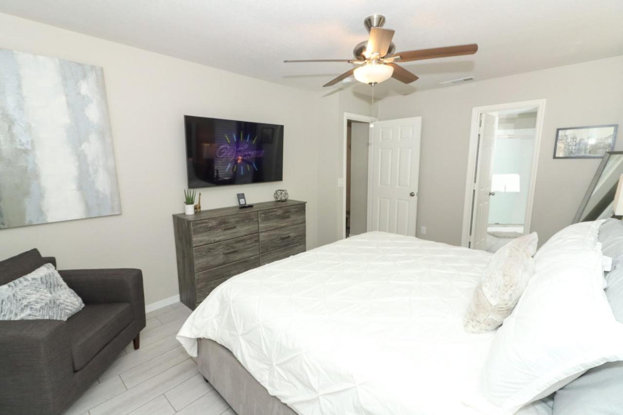 Lilys Stylish Villa Close To Disney Ideal For Long Stays Орландо Экстерьер фото